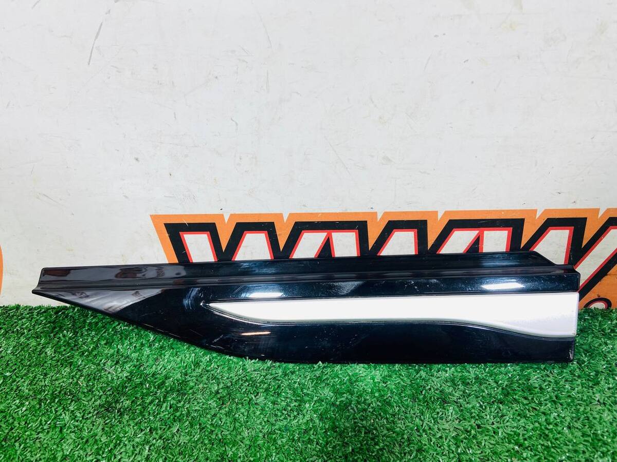 LR114472 Left wing molding Range Rover Evoque New L551 (2019-) Used